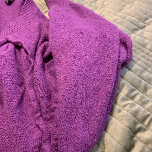 Cabi 4098 V-Neck sweater - Picture 7 of 10